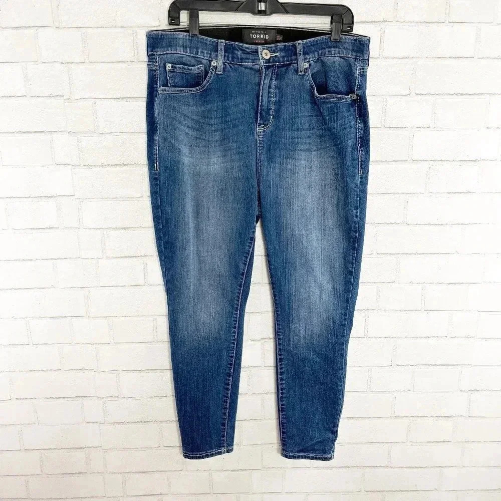 Torrid Sky High Skinny Jeans Women's Plus Size 16 Short